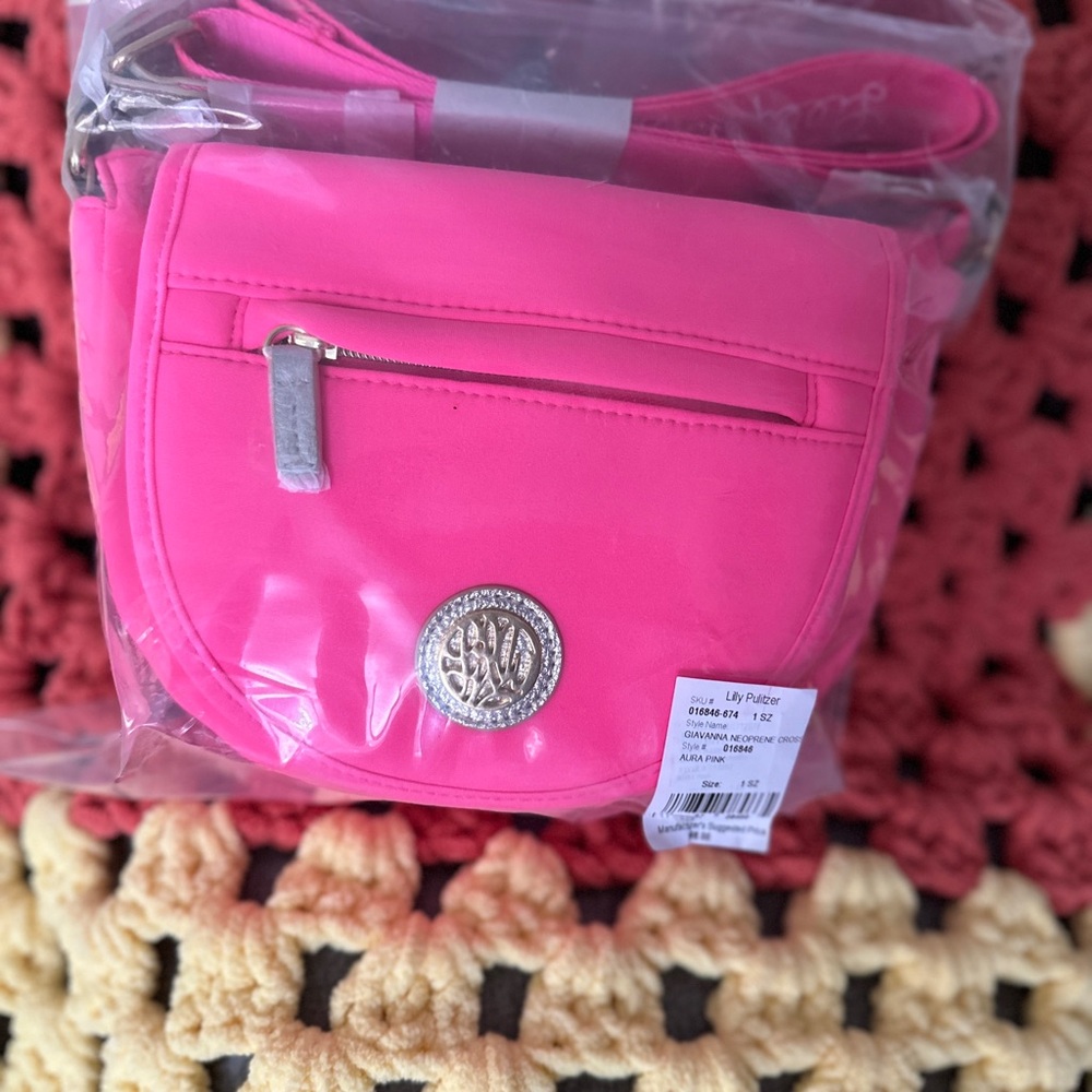 Crossbody bright pink